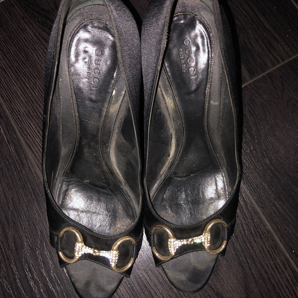 GUCCI CRYSTAL HORSEBIT SATIN PEEP TOE HEELS 39 - Picture 3 of 6